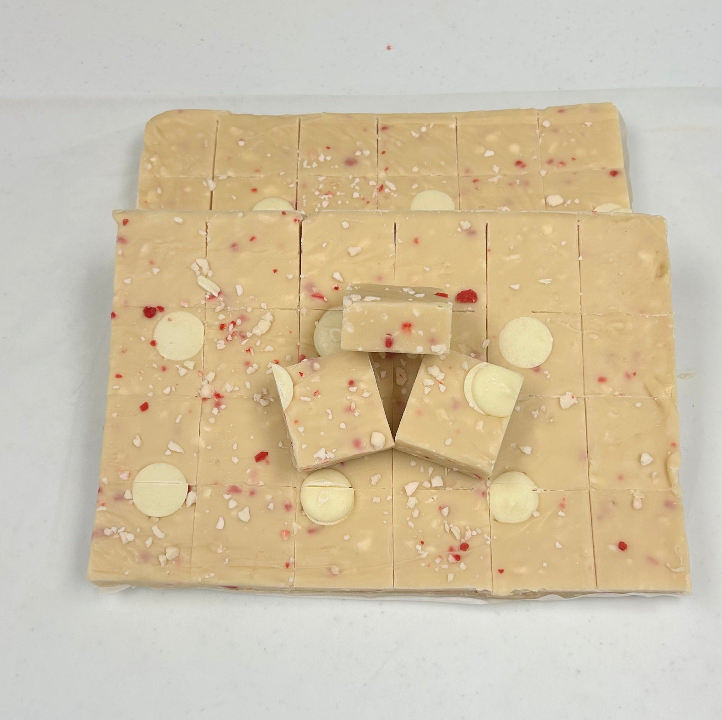 White Chocolate Chip Peppermint Fudge - (48) 2oz Pre-Cut Pieces - 6lb Total Weight